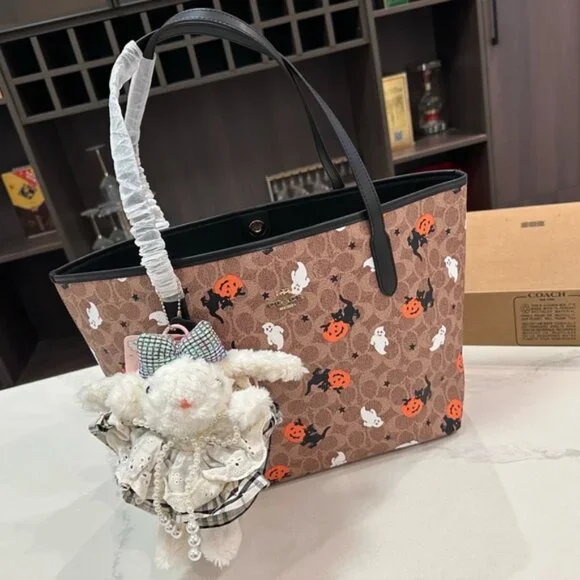 City Tote - Coach Halloween Signature Canvas - Picture 2 of 9